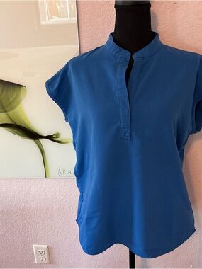 Figs scrub top size small